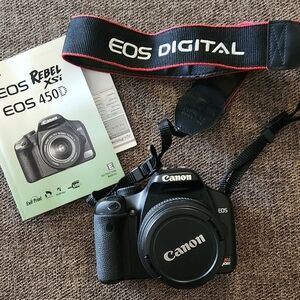 Canon EOS Rebel XSi Digital Camera w 18-55mm Lens